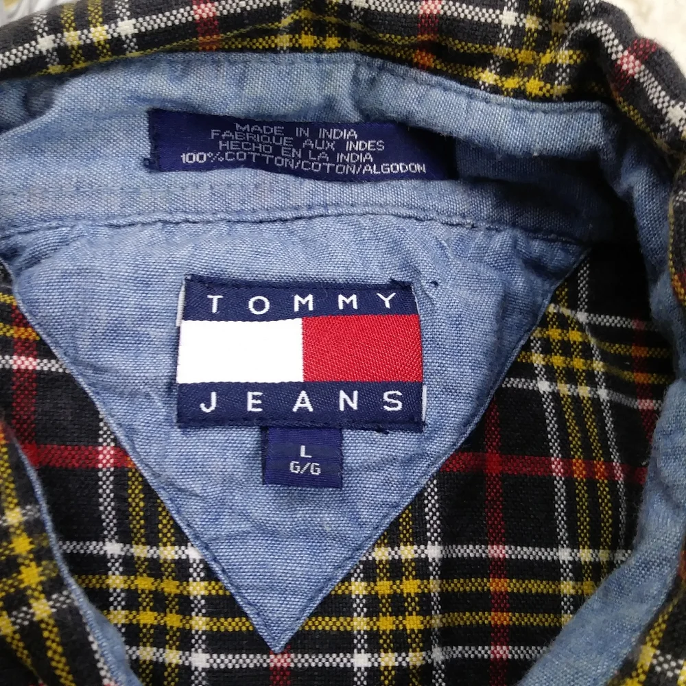 3/25$‎ Tommy button top durable plaid long sleeve